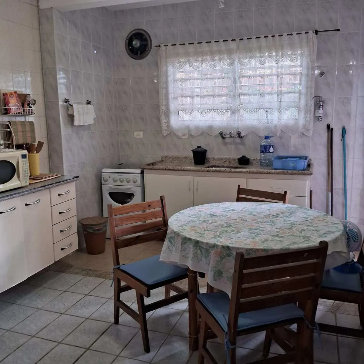 Imagem Casa à venda em Guarujá, Enseada, com 1 quarto, com 70 m2, Condomínio Mandaguari