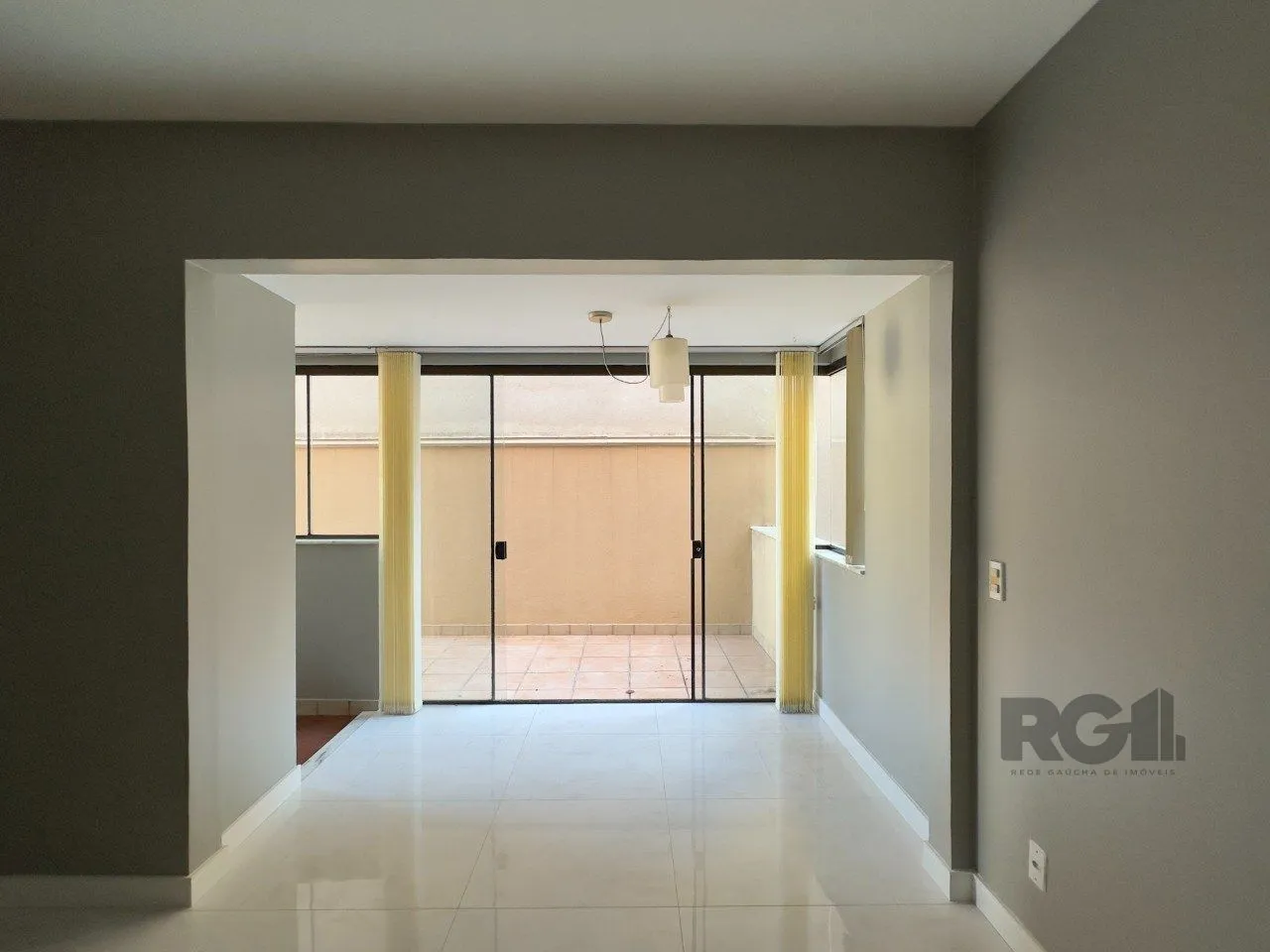 Imagem APARTAMENTO GARDEN, 2 DORMITÓRIOS E 1 VAGA DE GARAGEM COM ÓTIMA LOCALIZAÇÃO NO MOINHOS