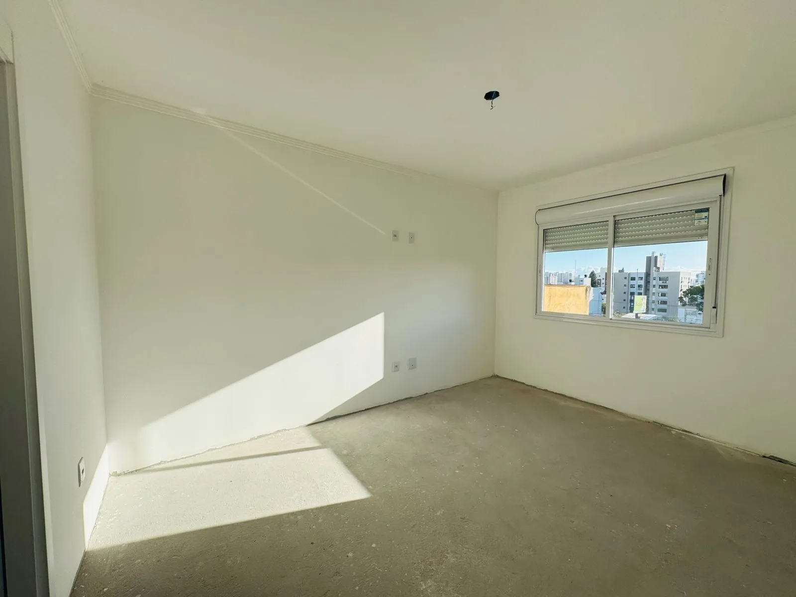 Imagem 2 Dormitórios, suíte, sacada, vaga dupla I Apartamento Novo no Jardim Botânico