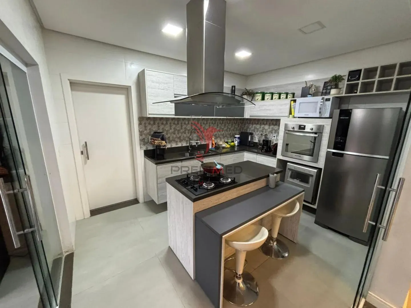 Imagem VIVER COM ELEGÂNCIA: CASA DE ALTO PADRÃO NO VEREDAS ALTOS DO LARANJAL