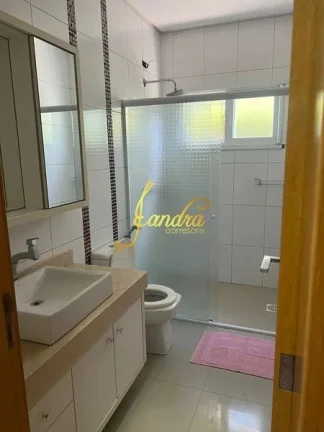 Imagem Casa térrea em condomínio fechado mobiliada e decorada 160m2