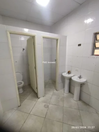 Imagem Galpão Comercial para Locação em Barueri-SP, Chácaras Marco: 2 banheiros, 4 vagas, 690m² de área!