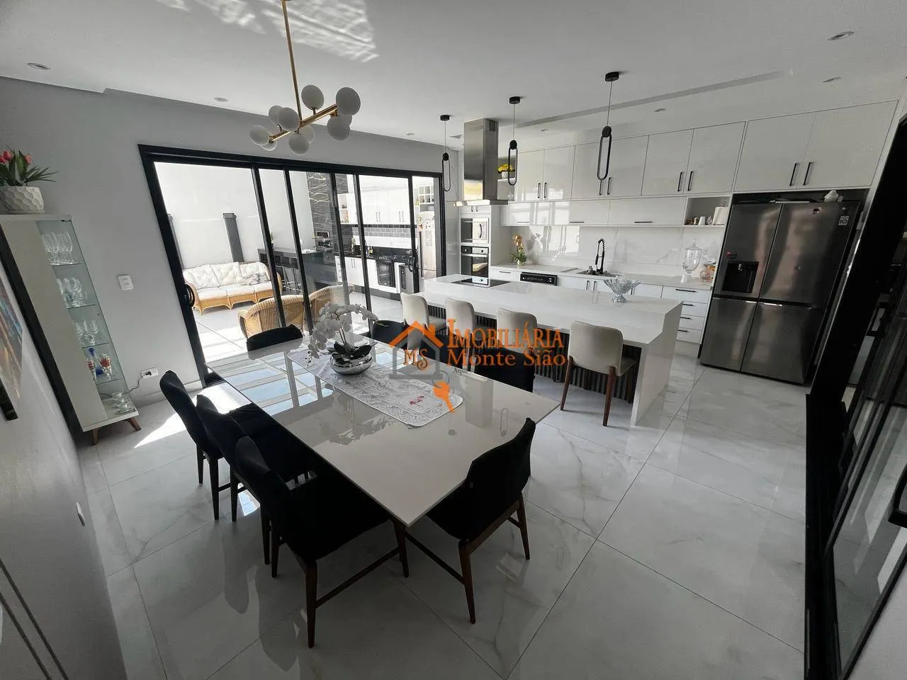 Imagem Sobrado com 4 dormitórios à venda, 210 m² por R$ 3.500.000,00 - Parque Renato Maia - Guarulhos/SP