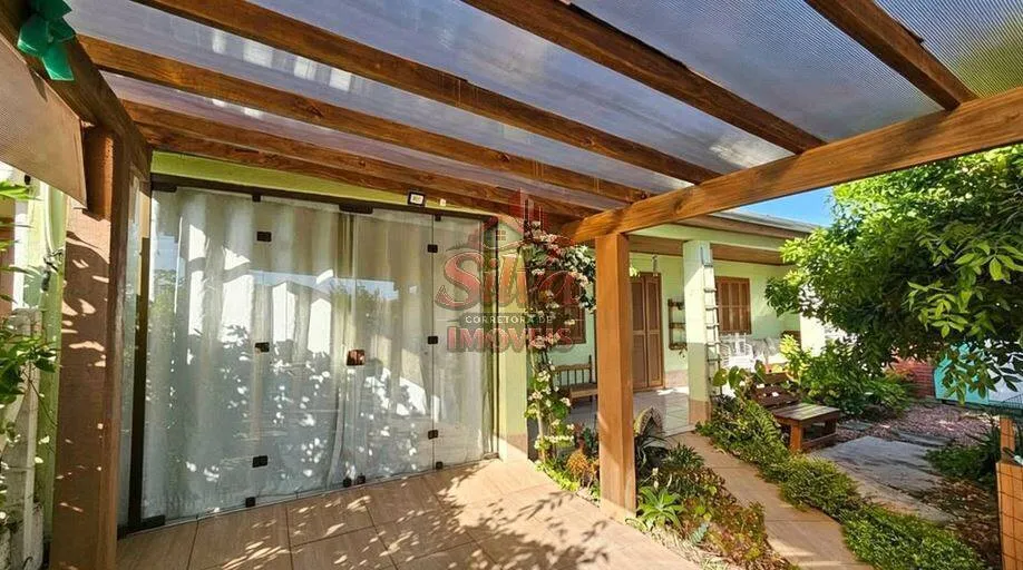 C723 | Casa mobiliada c/ piscina, 2 banheiros, Albatroz