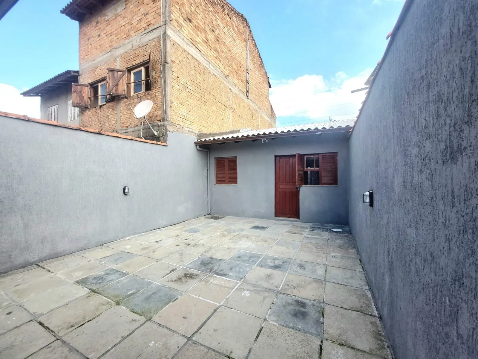Imagem Casa mobiliada dois dormitórios e vaga no bairro Hipica.