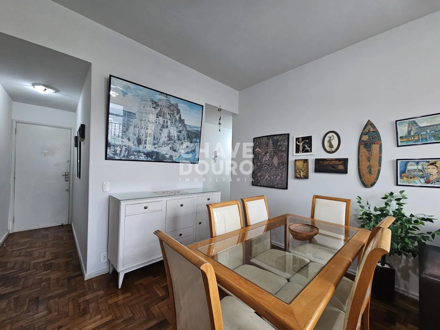 Imagem Apartamento 2 Quartos e 1 Quarto de Serviço à venda no Alto