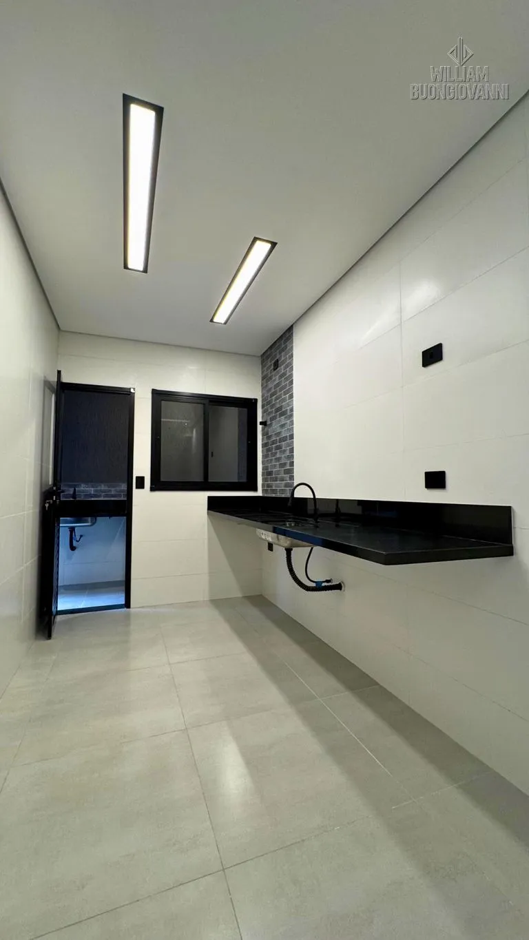 Imagem Casa Térrea 2 Dormitórios com Quintal - 57m²