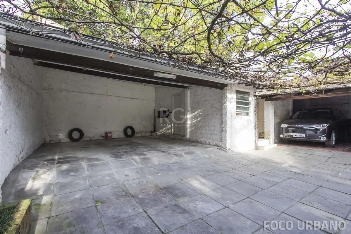 Imagem Casa para Venda - 1016m², 4 dormitórios, 6 vagas - Menino Deus