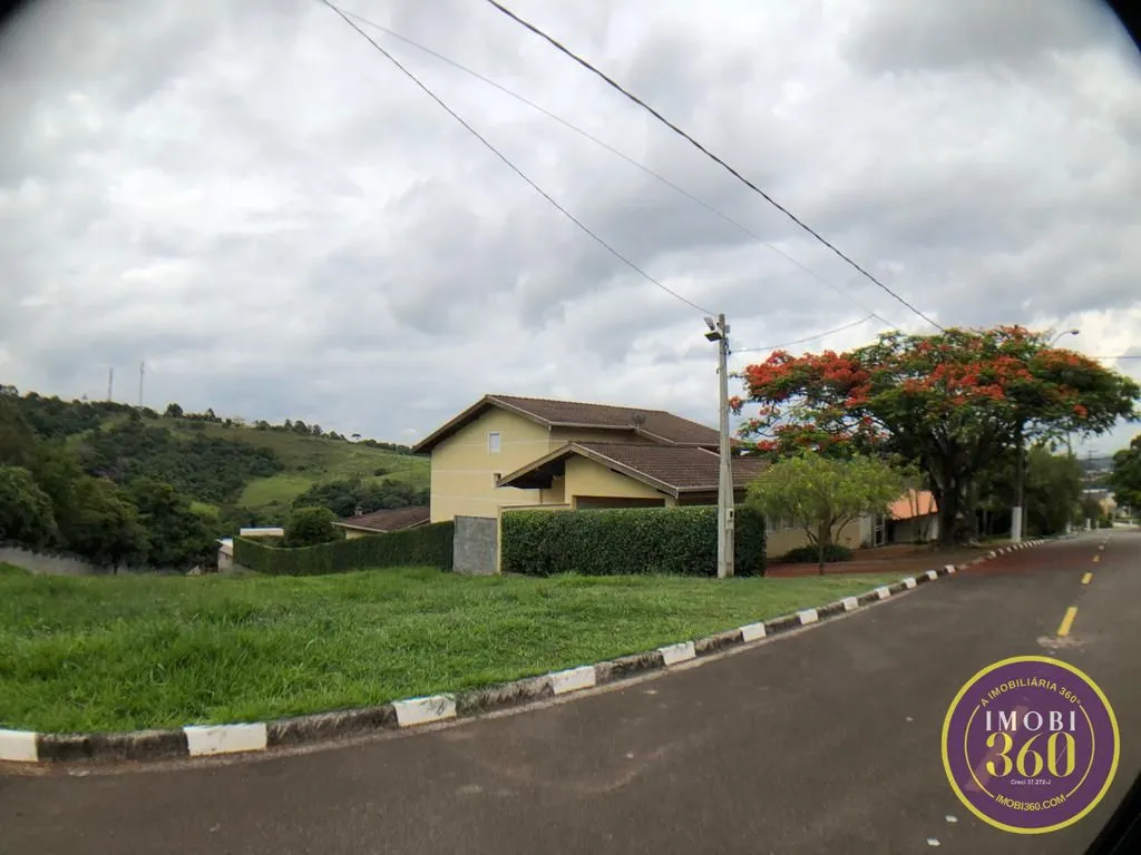 Imagem Linda e espaçosa casa assobradada.
