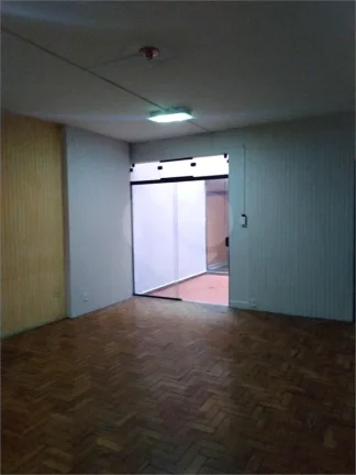 Imagem Sobrado à venda com 3 quartos em Vila Cordeiro, São Paulo - SP