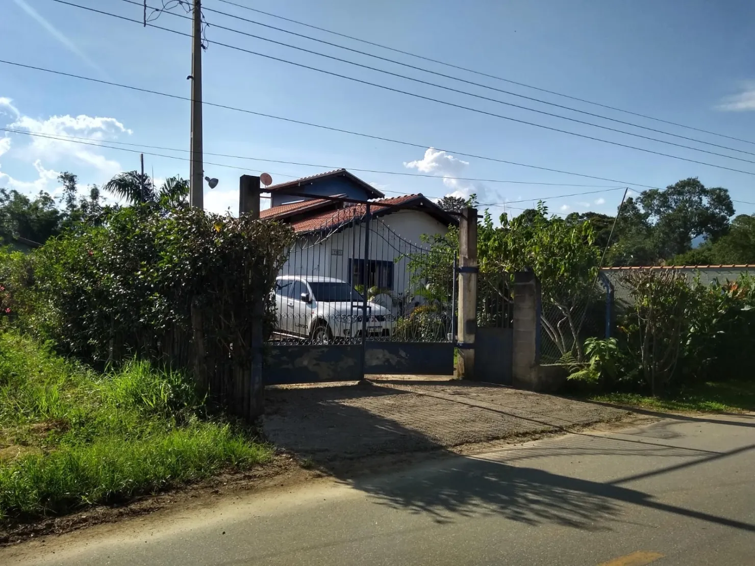 Imagem Chácara à venda 2 Quartos, 2 Suites, 3 Vagas, 1350M², Mandú, Pindamonhangaba - SP
