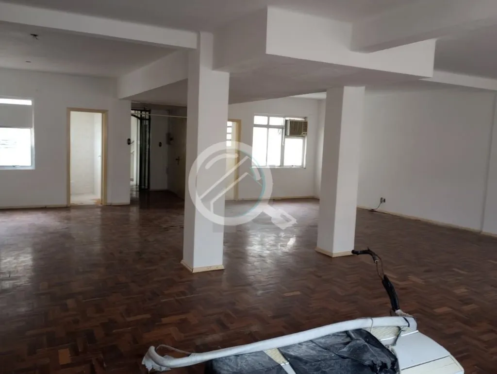 Vendo sala comercial de 80M², 2 banheiros, na Rua Dr Flores esquina Rua dos Andradas, excelente pon...