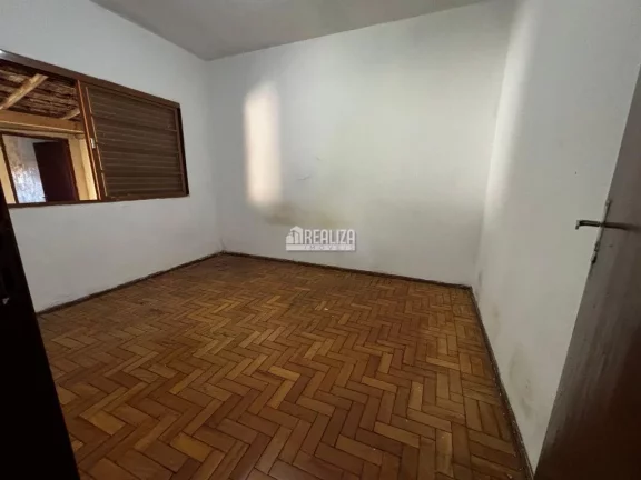 Imagem Casa à venda no Bairro Parque das Américas, Uberaba: amplo espaço e localização privilegiada!