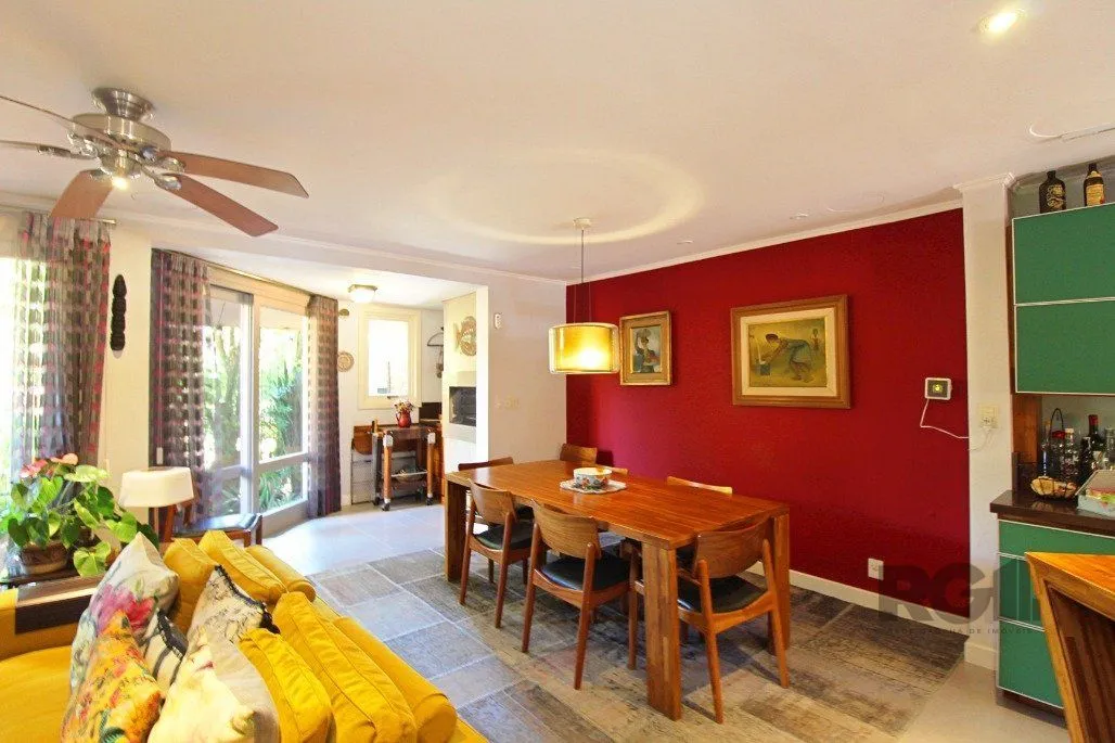 Imagem Casa em Condomínio para comprar no bairro Tristeza com 3 dormitórios