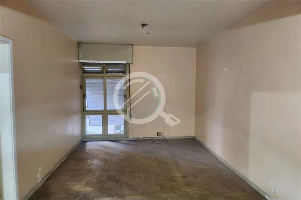 Imagem Dependência de empregada, uma sala ideal para receber família e amigos, uma espaçosa cozinha, est...
