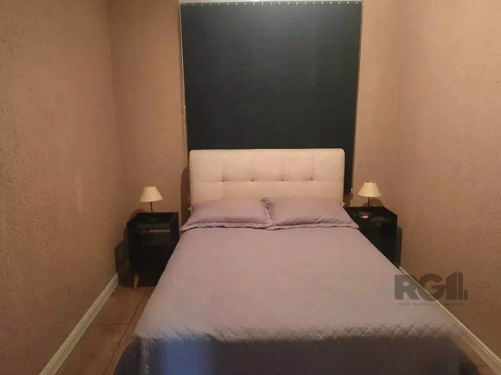 Imagem Casa de 3 dormitórios, no bairro Glória