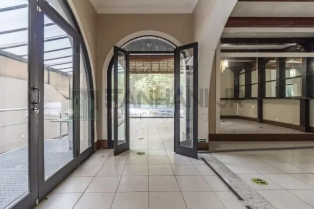 Imagem Imóvel comercial de alto padrão no Jardim Paulista: 5 salas, 6 banheiros, 3 vagas, 588m² - São Paulo-SP