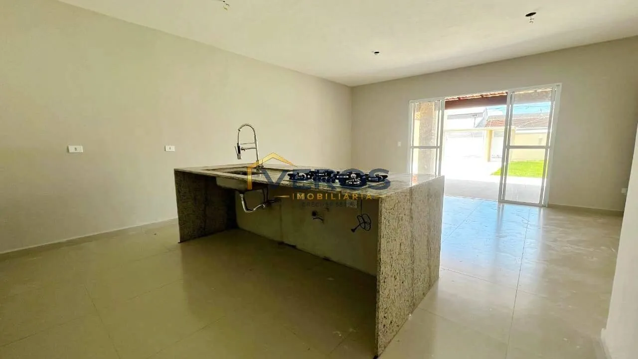 Imagem Casa Térrea na Região Central de Caraguá para venda