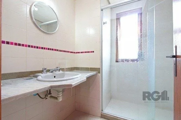Imagem Apartamento com 3 Dormitórios, Suíte e Sacada e 1 vaga - 115m² - Petrópolis