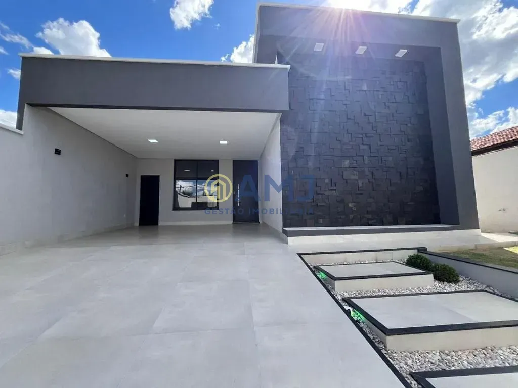 Foto do imóvel Casa Térrea de Alto Padrão no Residencial Garavelo Park em Endereço não informado