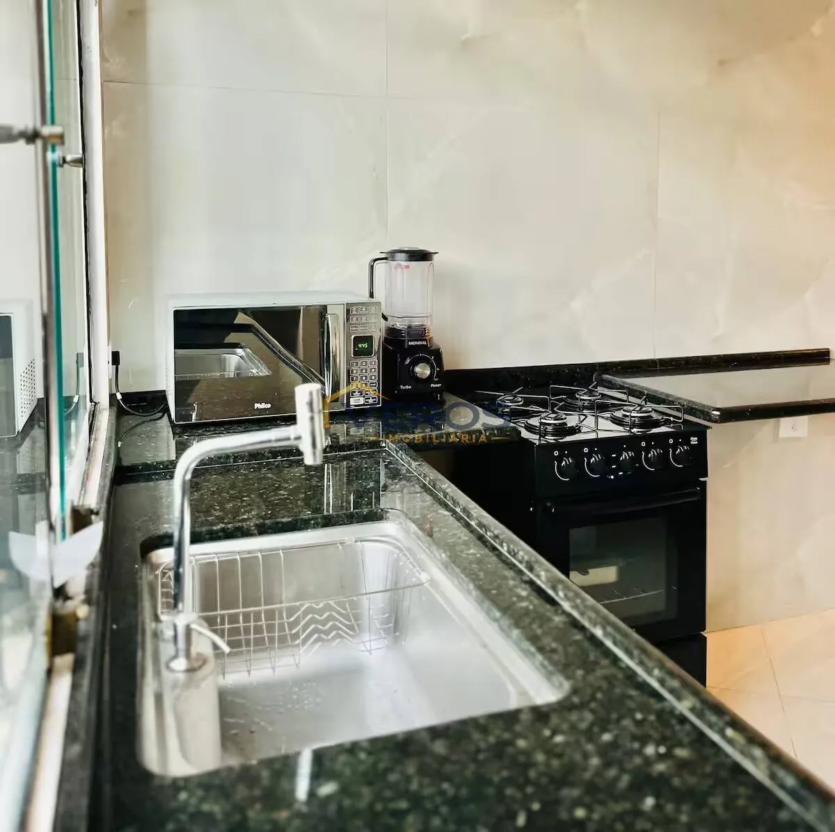 Imagem Apartamento com 2 dormitórios a 50 metros da Martim de Sá