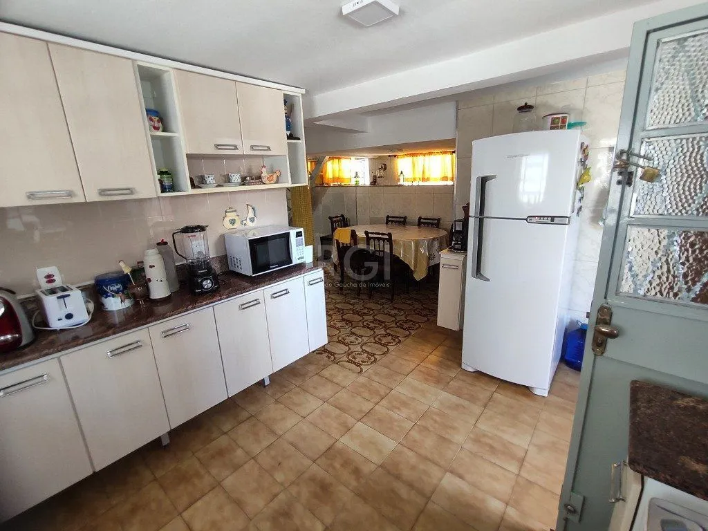 Imagem Casa para Venda - 142.8m², 4 dormitórios, 5 vagas - Teresópolis