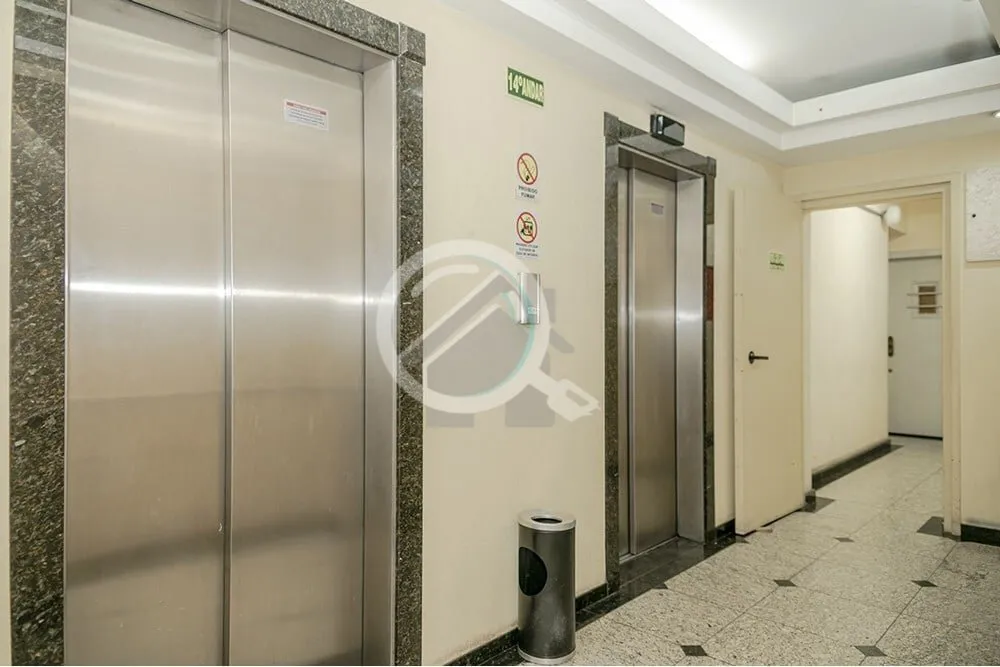 Imagem Localização: Situada na Rua General Andrade Neves, no coração do Centro Histórico, esta sala co...
