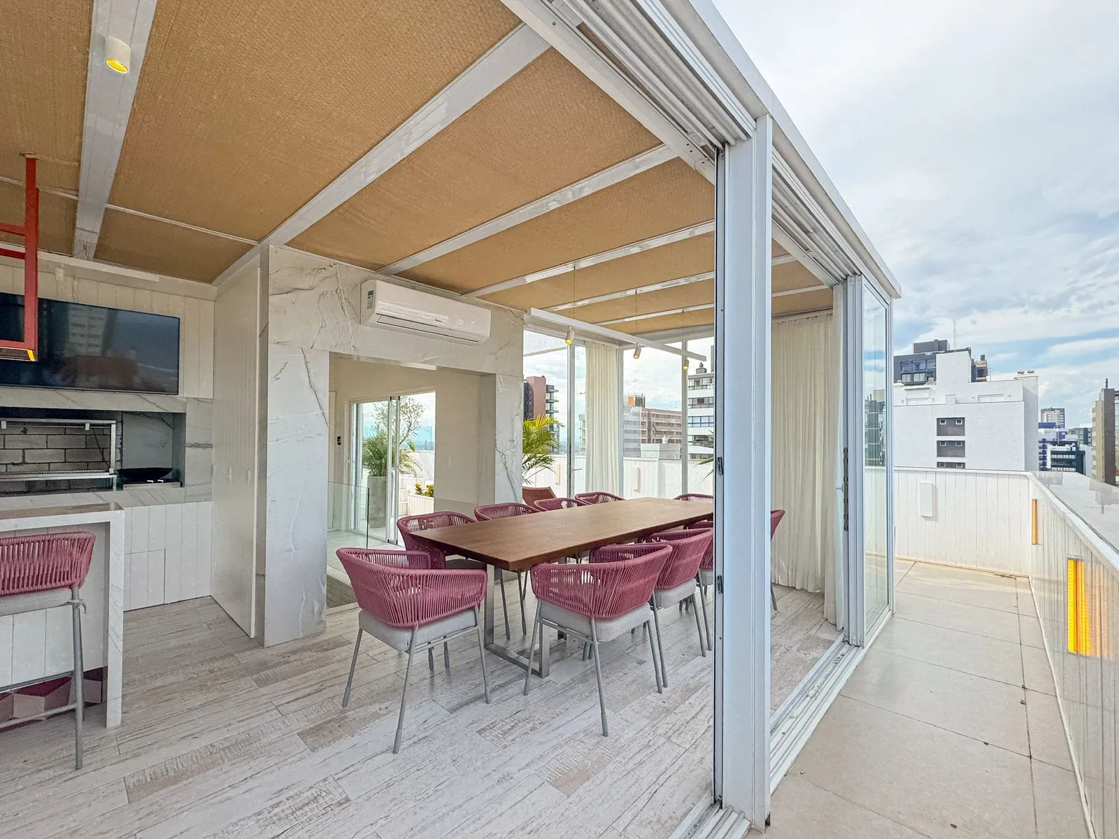 Imagem Cobertura à venda em Torres, Centro, com 3 quartos, 258m2