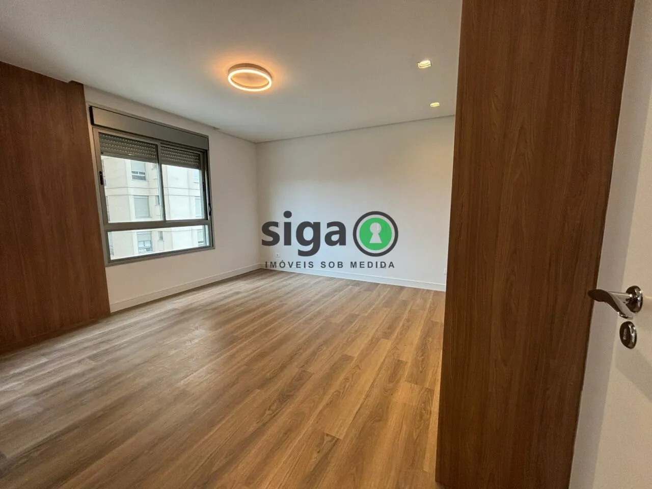 Imagem Residência de Alto Padrão na Cidade Jardim com 3 Suítes e 3 Vagas