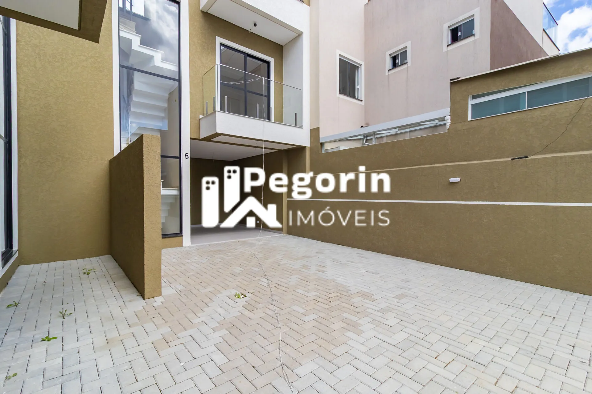 Imagem Sobrado à venda em Curitiba, Uberaba, com 3 quartos, 107,00m²
