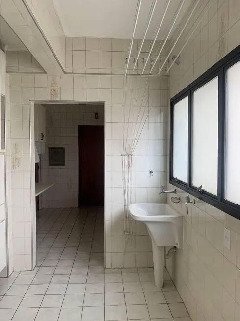 Imagem Apartamento com 3 Quartos e 2 banheiros à Venda, 95 m²