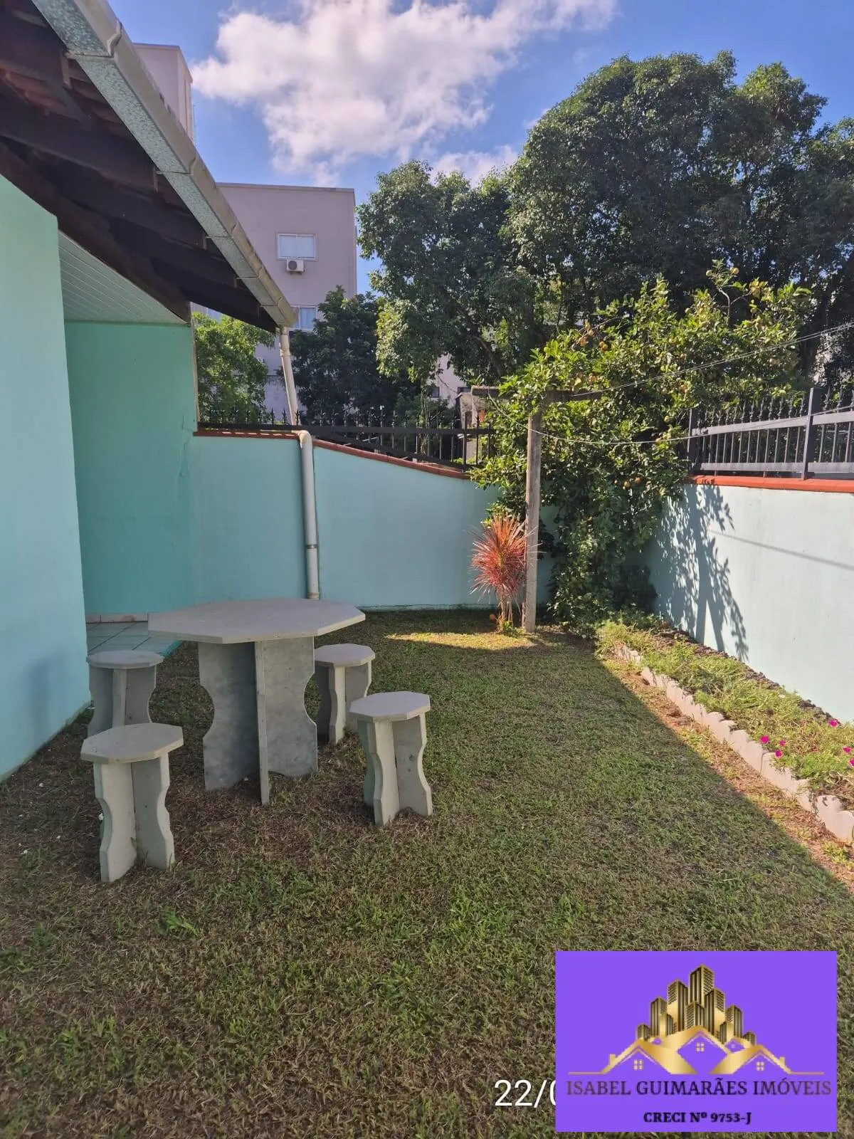 Imagem Alugo Casa Mobiliada, 04 quartos, 02 banheiros, no Centro de Navegantes