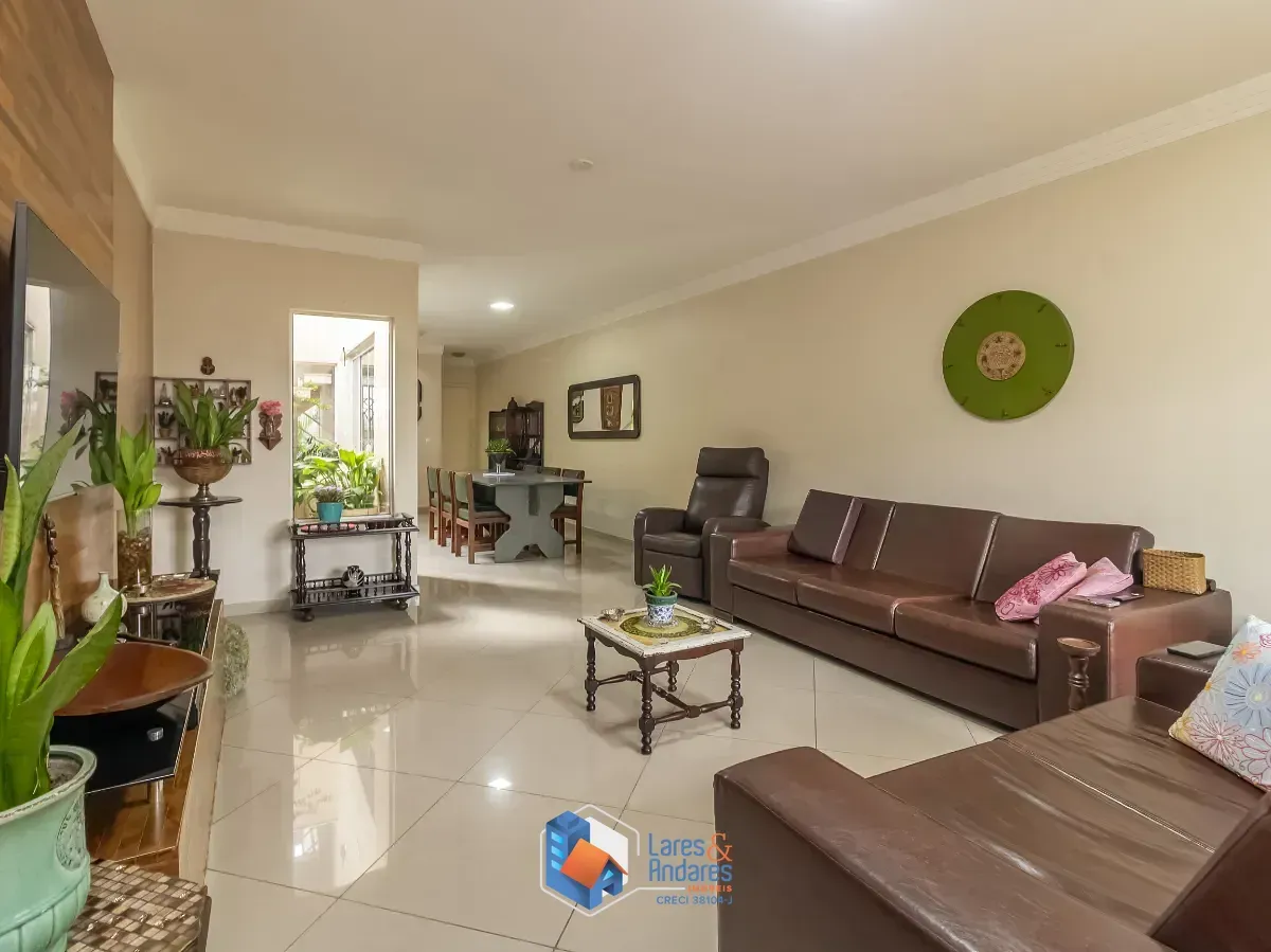 Imagem Sobrado para venda em Vila Carrão com 3 quartos, sendo 3 suítes, 289m²
