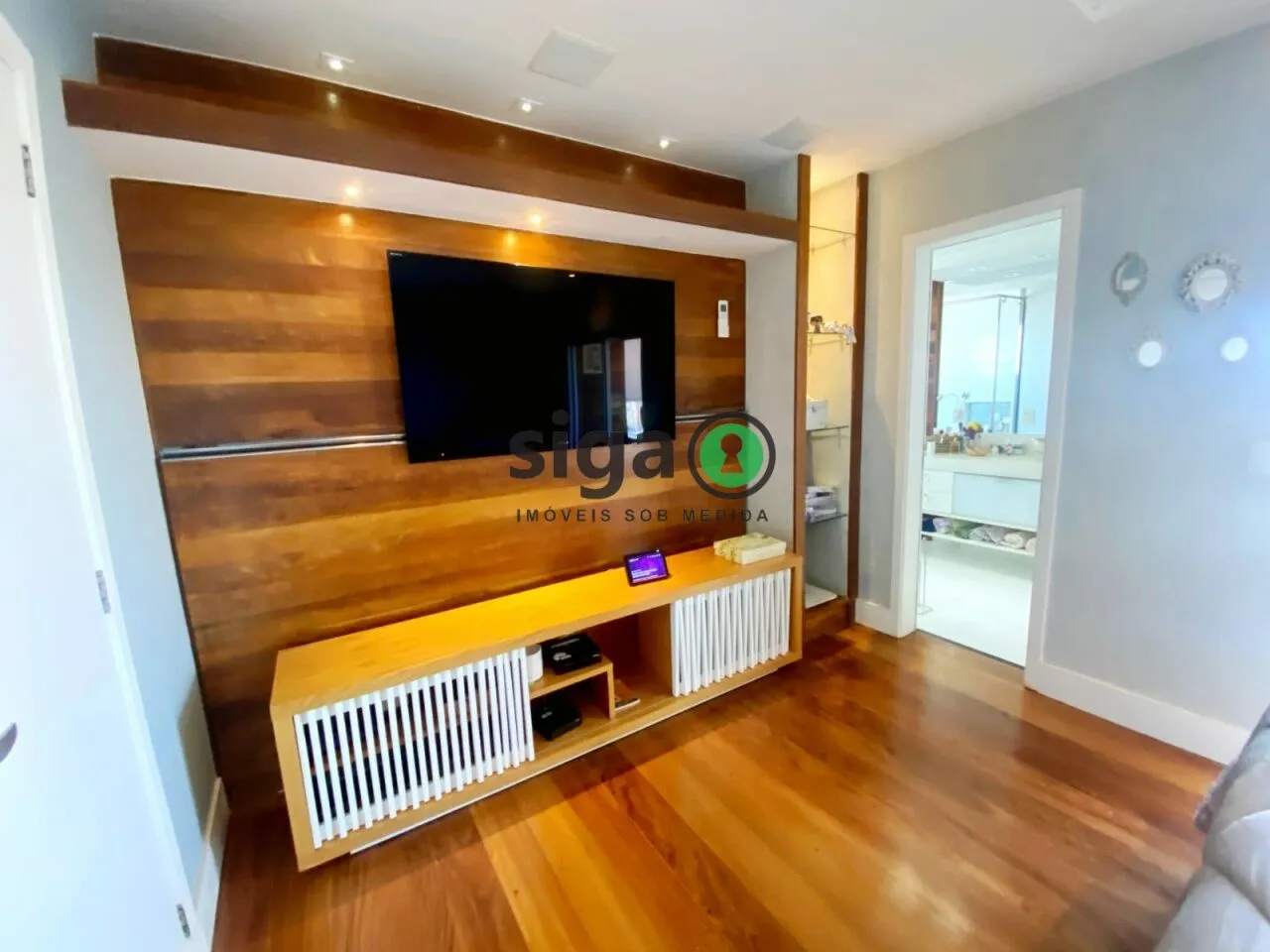Imagem Cobertura Cinematográfica Tatuapé 225 m² 03 Suítes - 05 Vagas + Depósito Mobiliada aceita permuta
