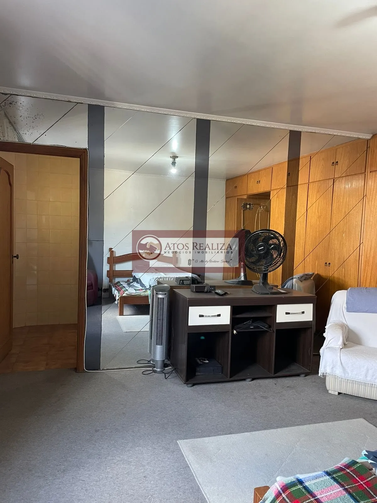 Imagem Casa Alto Padrão a Venda na Cidade Dutrta SP, c/ 4 dormitórios, 2 suítes, 5 vagas de garagem, salão de festas com churrasqueira e Piscina..