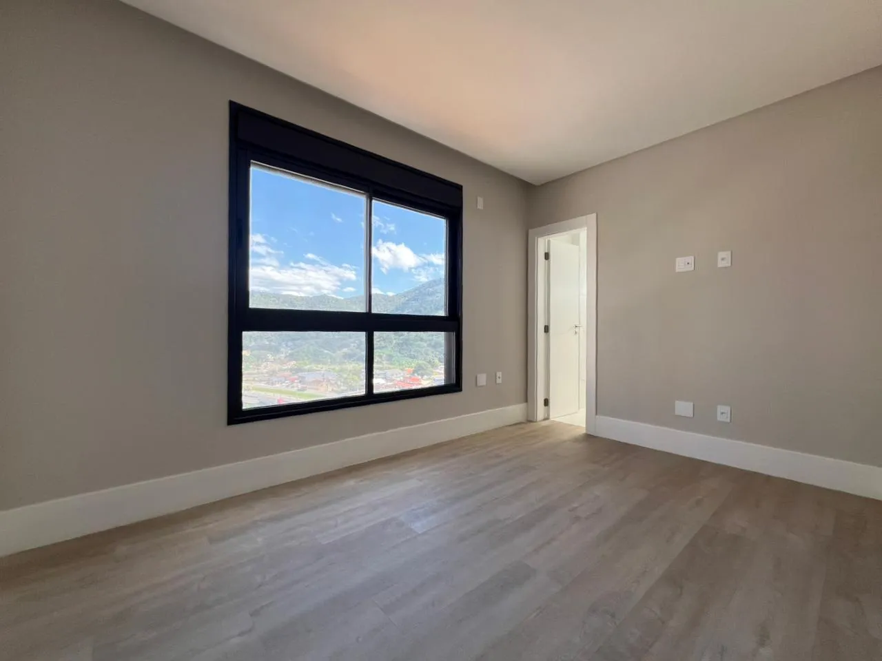 Imagem Apartamento à venda com 135m2 por R$ 2.500.000,00