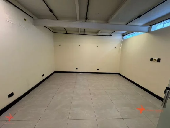 Imagem Casa Comercial à Venda em Pinheiros, São Paulo-SP: 5 Salas, 3 Banheiros, 1 Vaga de Garagem e 120m² de Área