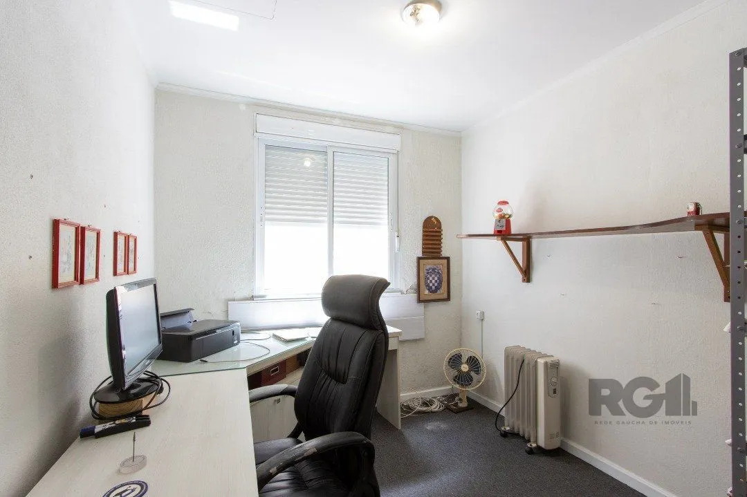 Imagem Casa para Venda - 239m², 5 dormitórios, sendo 1 suites, 2 vagas - Hipica