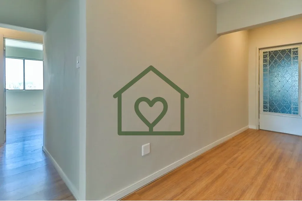 Imagem Apartamento com três dormitórios sendo uma suíte, cuja sacada permite visualizar o nascer e o pô...