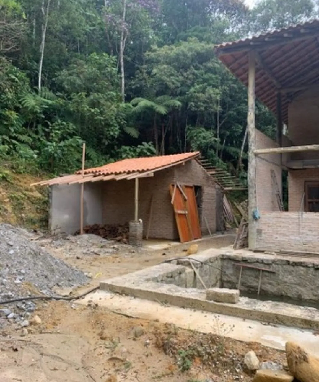 Imagem Chácara à venda 2 Quartos, 1 Suite, 170000M², Zona Rural, Paraibuna - SP