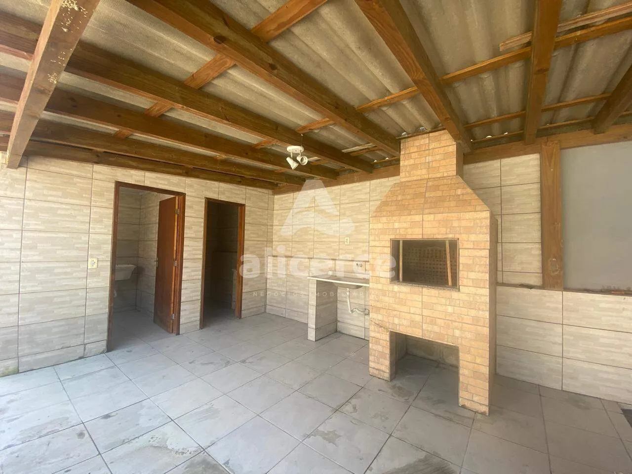 Imagem Casa completamente reformada pronta para morar, próximo a escola e comerçio