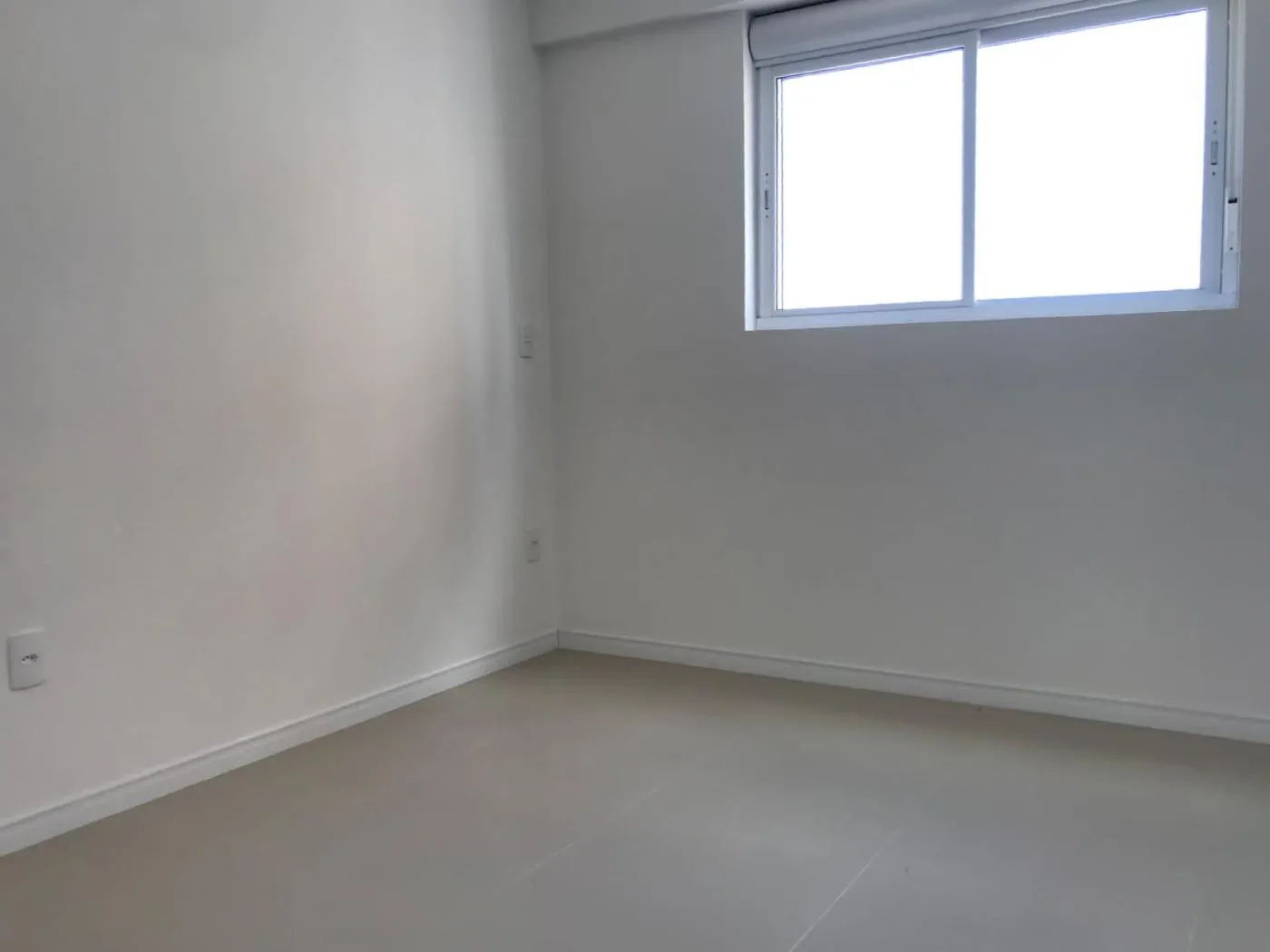 Imagem Apartamento para Venda em Itapema, Meia Praia, 3 dormitórios, 3 suítes, 4 banheiros, 2 vagas