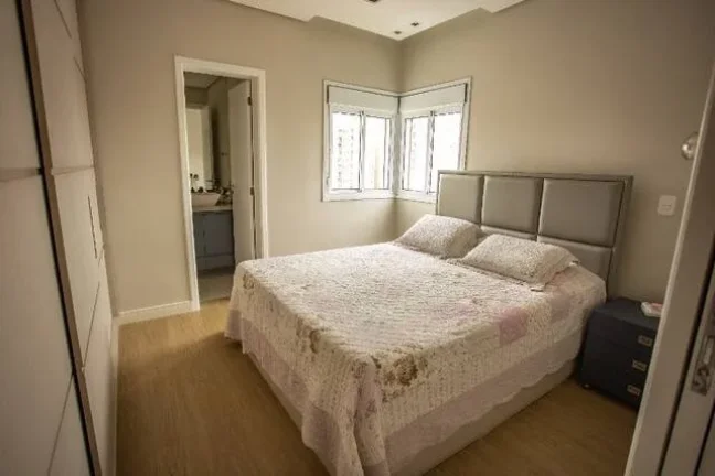Imagem Apartamento Lindo 96 m² 3 Dormitórios e 3 Vagas no Bairro Vila Valparaíso