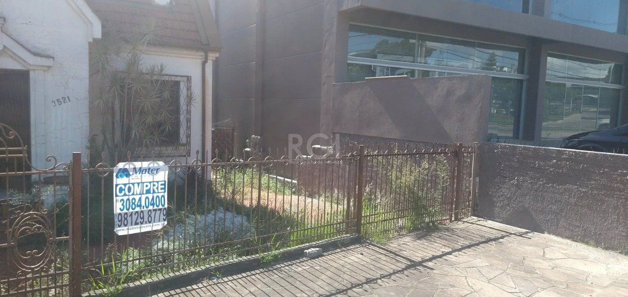 Imagem Casa de 4 dormitórios na Av. Teresópolis bairro Teresópolis