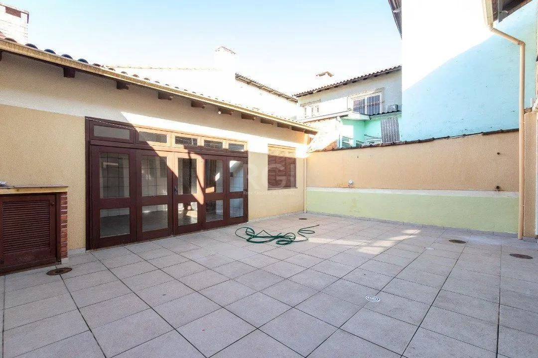 Imagem Casa para Venda - 280m², 3 dormitórios, sendo 1 suites, 2 vagas - Espirito Santo
