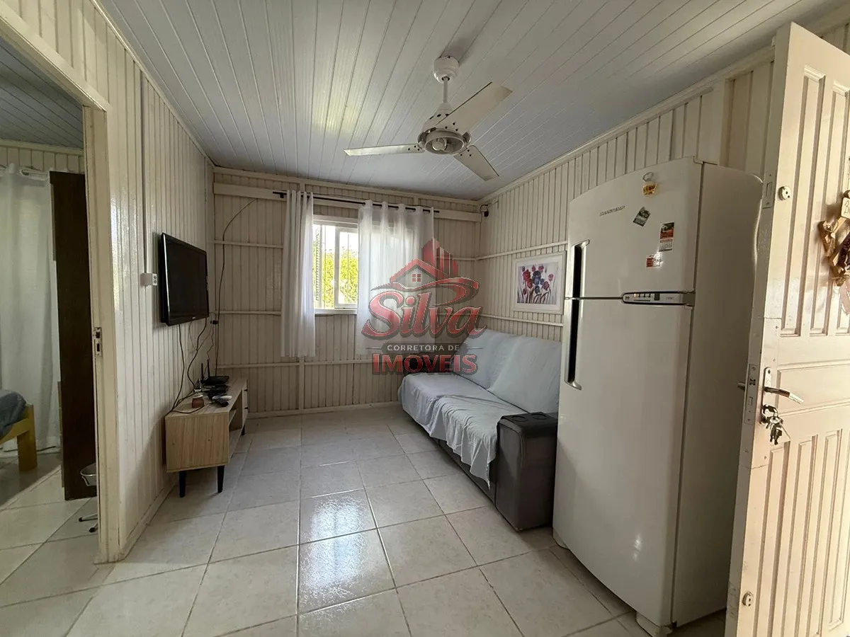 Imagem Casa 3 dormitórios com piscina a 250m do mar