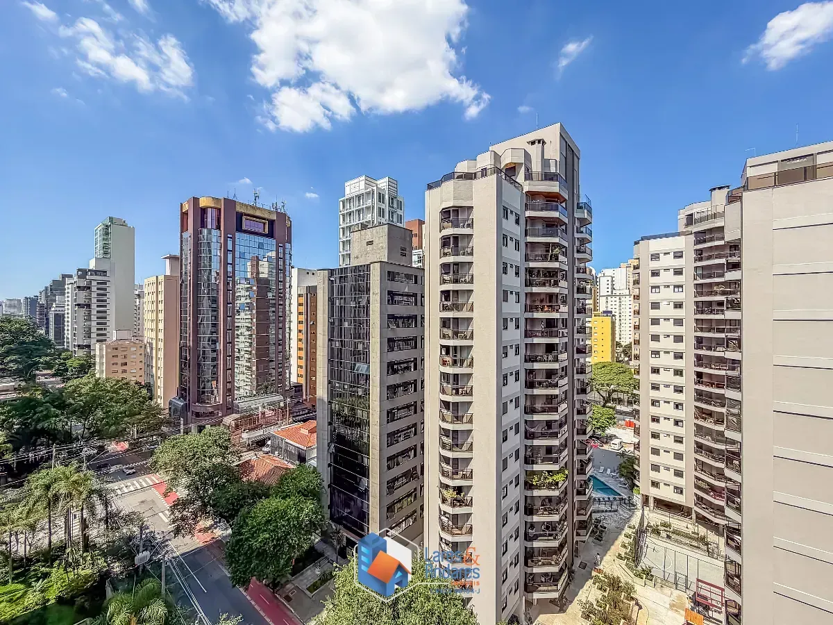 Imagem Apartamento para venda em Moema com 4 quartos, sendo 1 suíte, 170m²