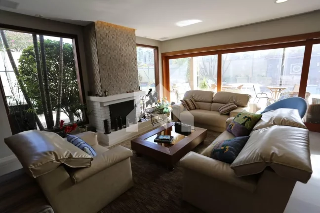 Imagem Casa de Condomínio em Alphaville Residencial Um - Barueri