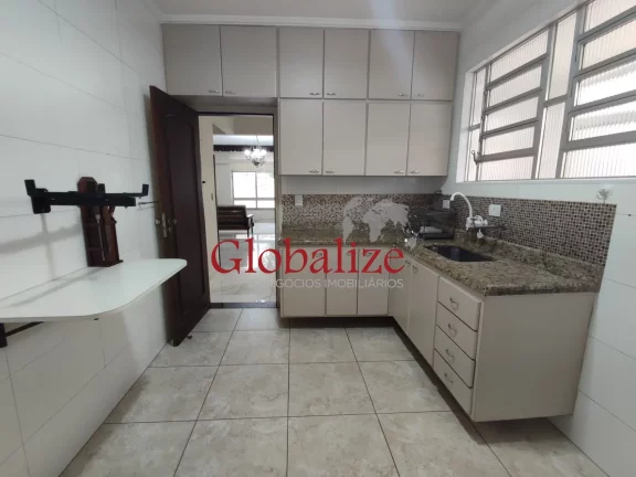 Imagem BELISSIMA CASA COM PISCINA NO BAIRRO DO EMBARÉ, 3DORMITÓRIOS, 1 SUÍTE, GARAGEM PARA 3 CARROS. VALOR R$1.200.000,00