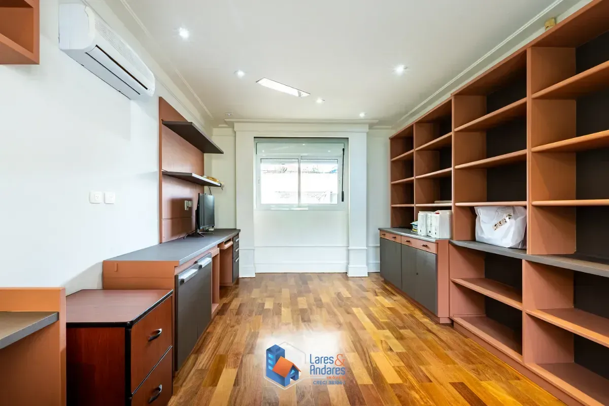 Imagem Sobrado para venda em Indianópolis com 5 quartos, sendo 5 suítes, 662m²